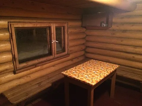 Баня рядом с озером